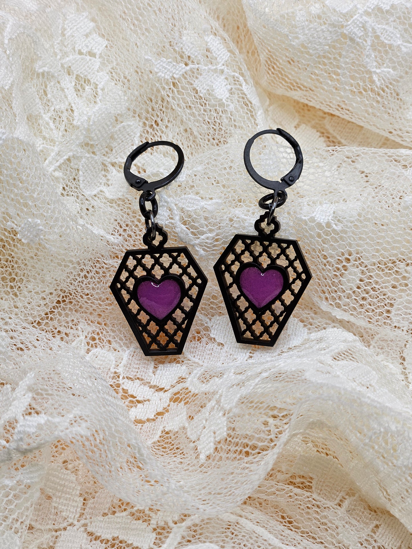 |GLOW| Handmade Gothic Resin Coffin Heart Earrings