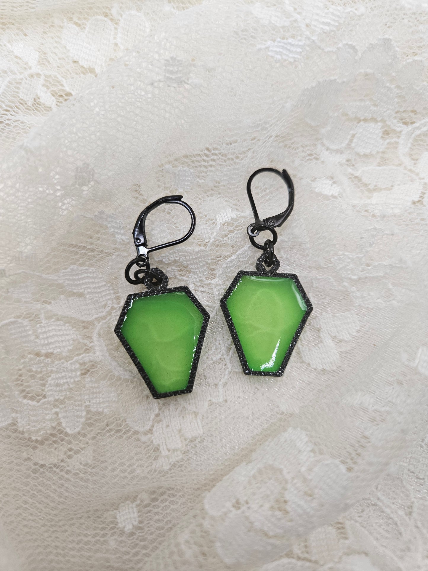 |GLOW| Handmade Gothic Resin Coffin Earrings